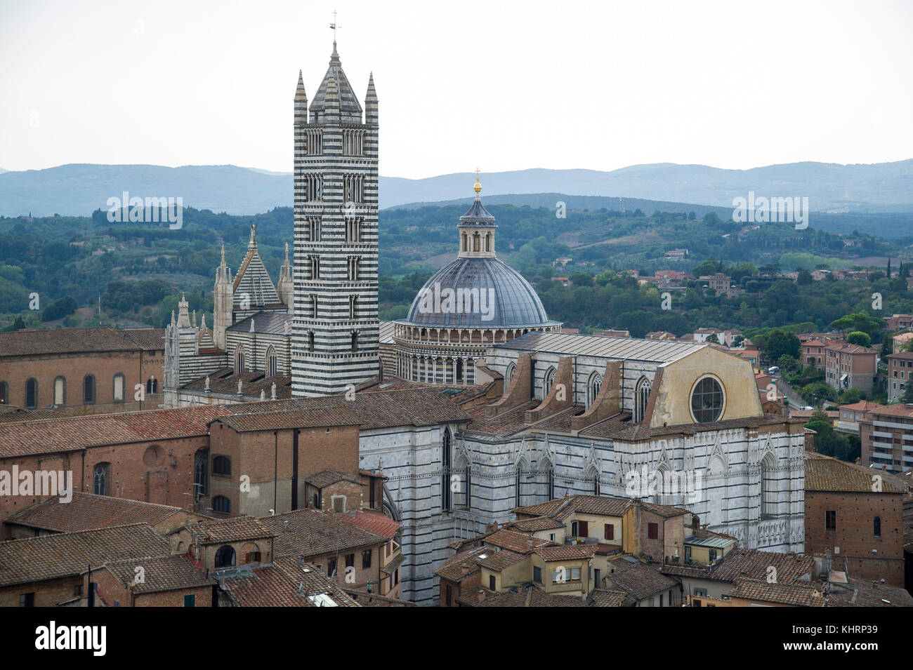 Romanisch und Italienisch gotischen Kathedrale Metropolitana di Santa Maria Assunta (Dom von Siena von Maria Himmelfahrt) im historischen Zentrum von Siena Liste Stockfoto