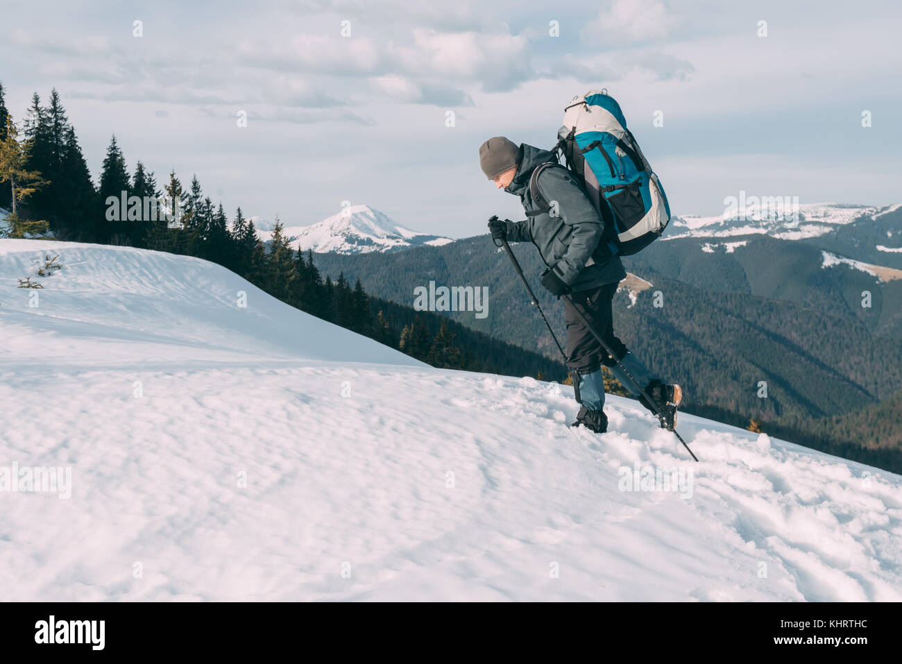 Allein die Touristen mit einem Rucksack Stockfoto