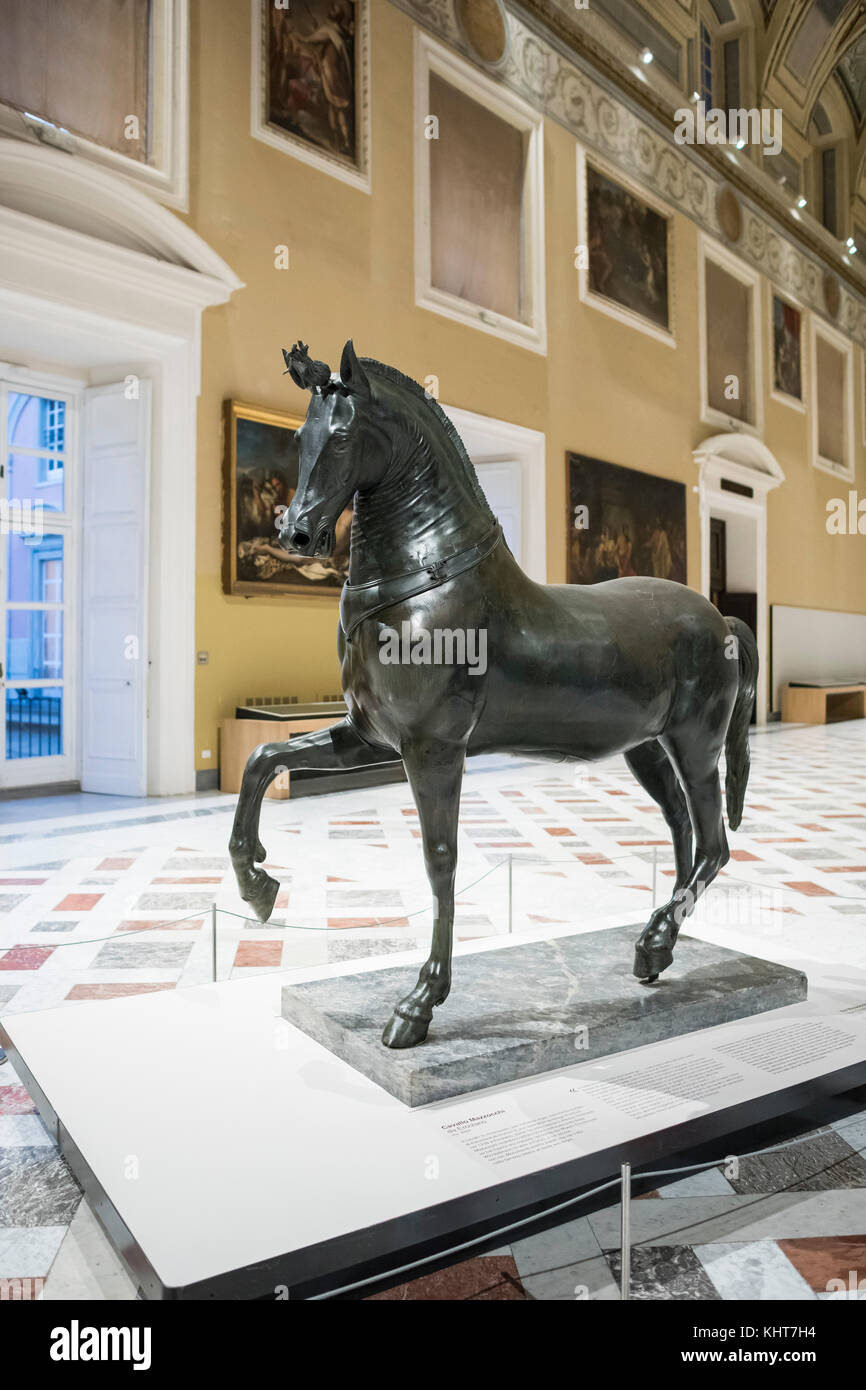 Neapel. Italien. Die Mazzocchi Pferd von Herculaneum. Museo Archeologico Nazionale di Napoli. Neapel Nationalen Archäologischen Museum. Das Pferd wurde rec Stockfoto
