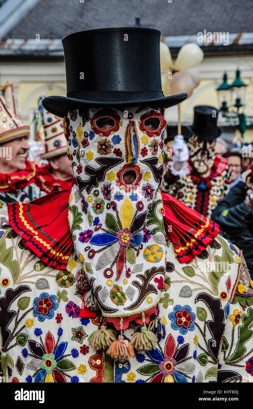 Die legendäre Ausseer Fasching in Österreich erleben: traditionelle Karneval Kostüme und Zoll sind die Markenzeichen dieses fantastische Veranstaltung im Februar. Stockfoto