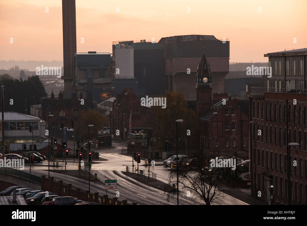 Sonnenaufgang über der Hauptverkehrszeit in der Stadt Nottingham, Nottinghamshire England Stockfoto