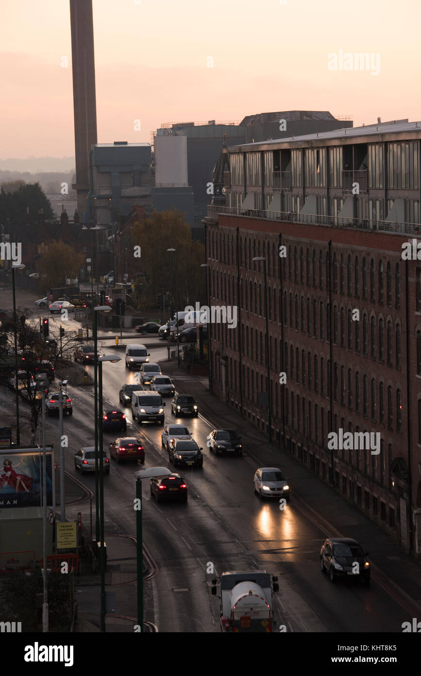 Sonnenaufgang über der Hauptverkehrszeit in der Stadt Nottingham, Nottinghamshire England Stockfoto