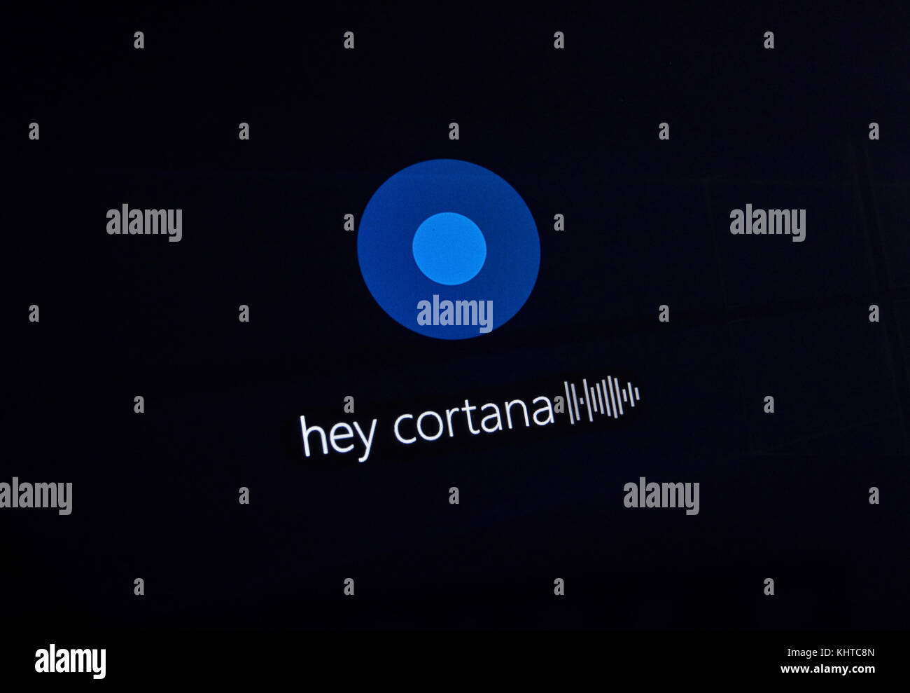 MONTREAL, KANADA - 17. NOVEMBER 2017: Hey Cortana Seite auf einem PC-Bildschirm. Cortana ist ein virtueller Assistent von Microsoft für Windows 10, Windows 10 erstellt Stockfoto
