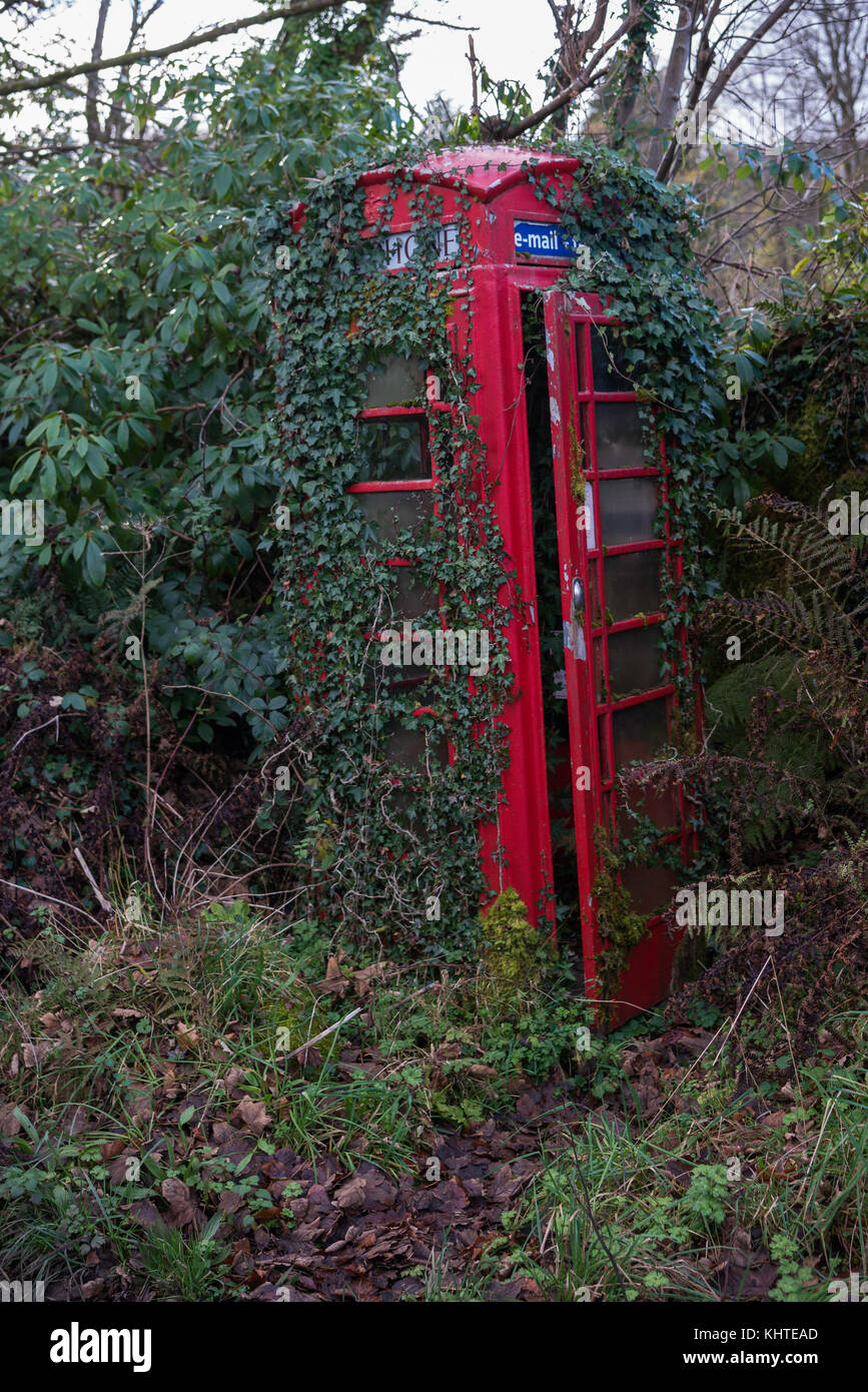 Stillgelegt ungenutzte ländlichen Telefon an Manadon am Rande von Dartmoor. Stockfoto