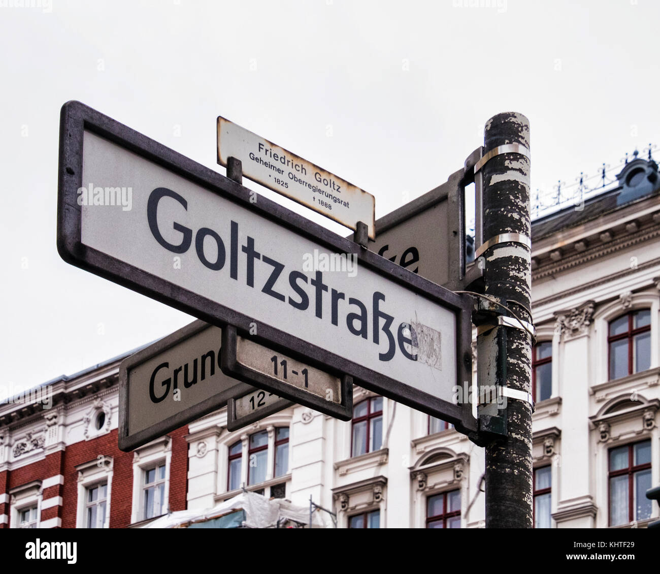 Berlin Schöneberg. Alte Straße unterzeichnen. Goltzstrasse benannt nach Friedrich Goltz Stockfoto