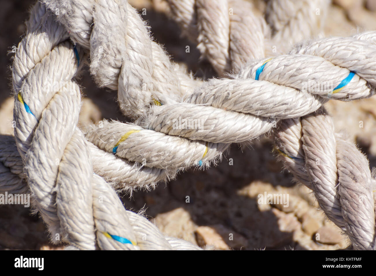 Nahaufnahme eines alten ausgefransten Boot Seil als Hintergrund Stockfoto