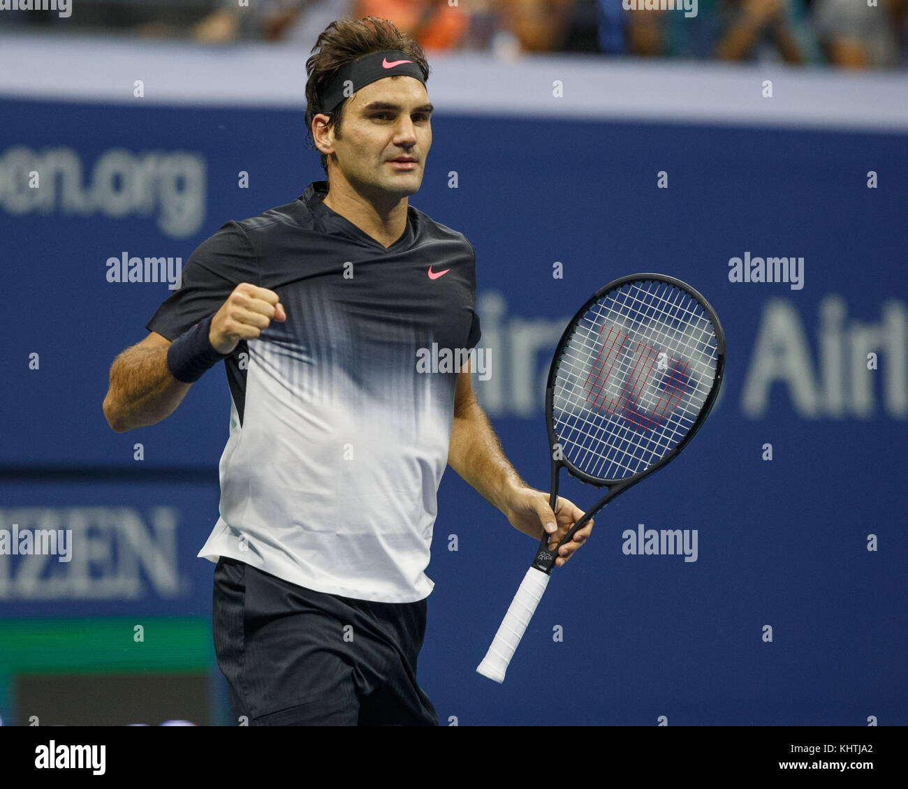 Schweizer Tennisspieler Roger Federer (SUI) feiert am US Open 2017 Tennis Meisterschaft, New York City, New York State, USA. Stockfoto