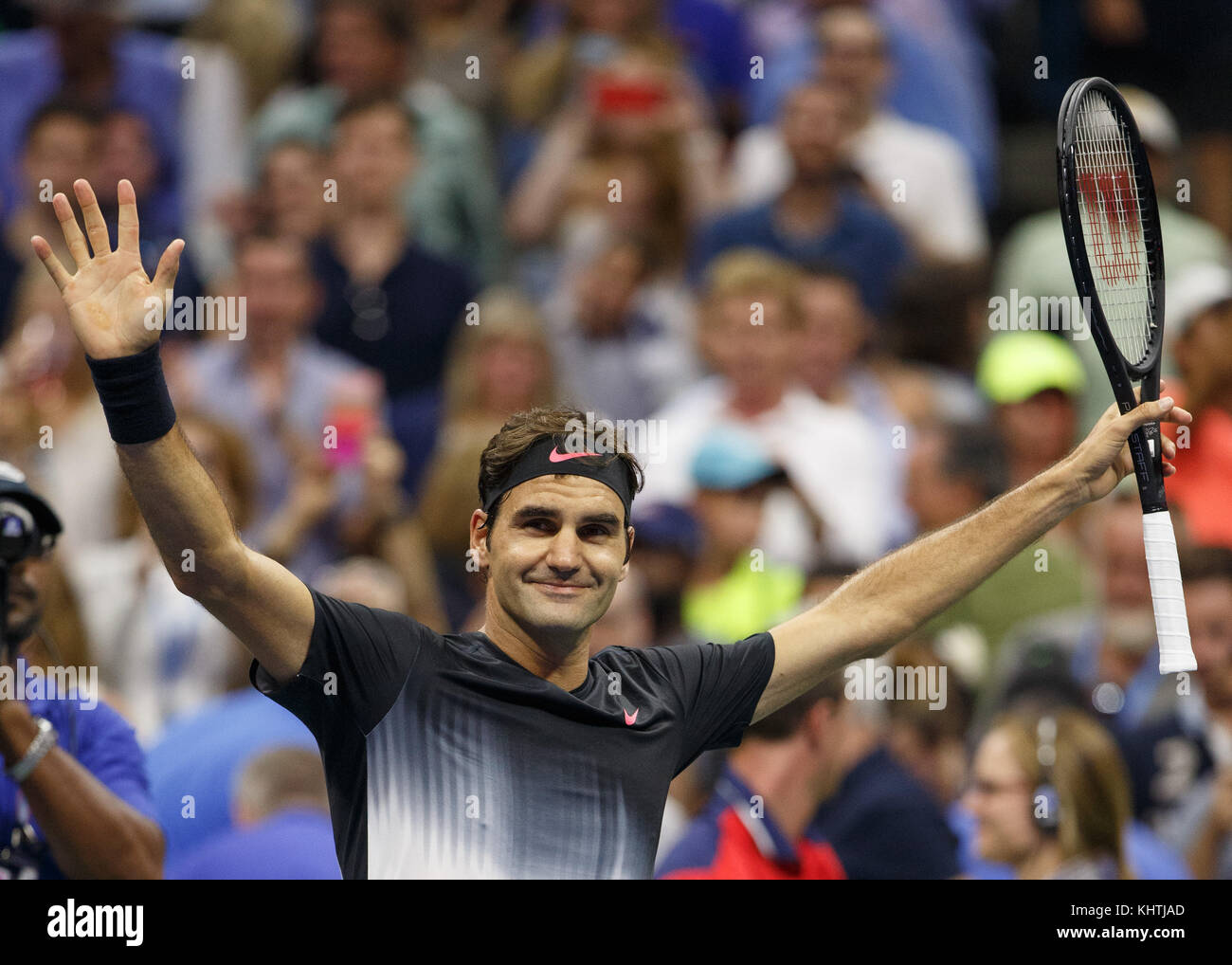 Schweizer Tennisspieler Roger Federer (SUI) feiert am US Open Tennis Championship 2017, New York City, New York, United States. Stockfoto