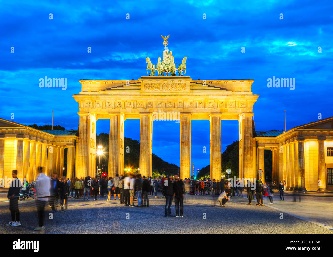 Berlin - 20. August: Brandenburger Tor (Brandenburger Tor) am 20. August 2017 in Berlin, Deutschland. Es ist ein aus dem 18. Jahrhundert neoklassischen Triumphbogen in sein Stockfoto