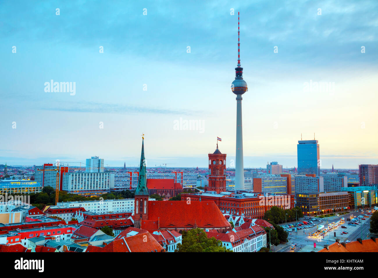 Antenne Überblick über Berlin, Deutschland am Sonnenuntergang Stockfoto