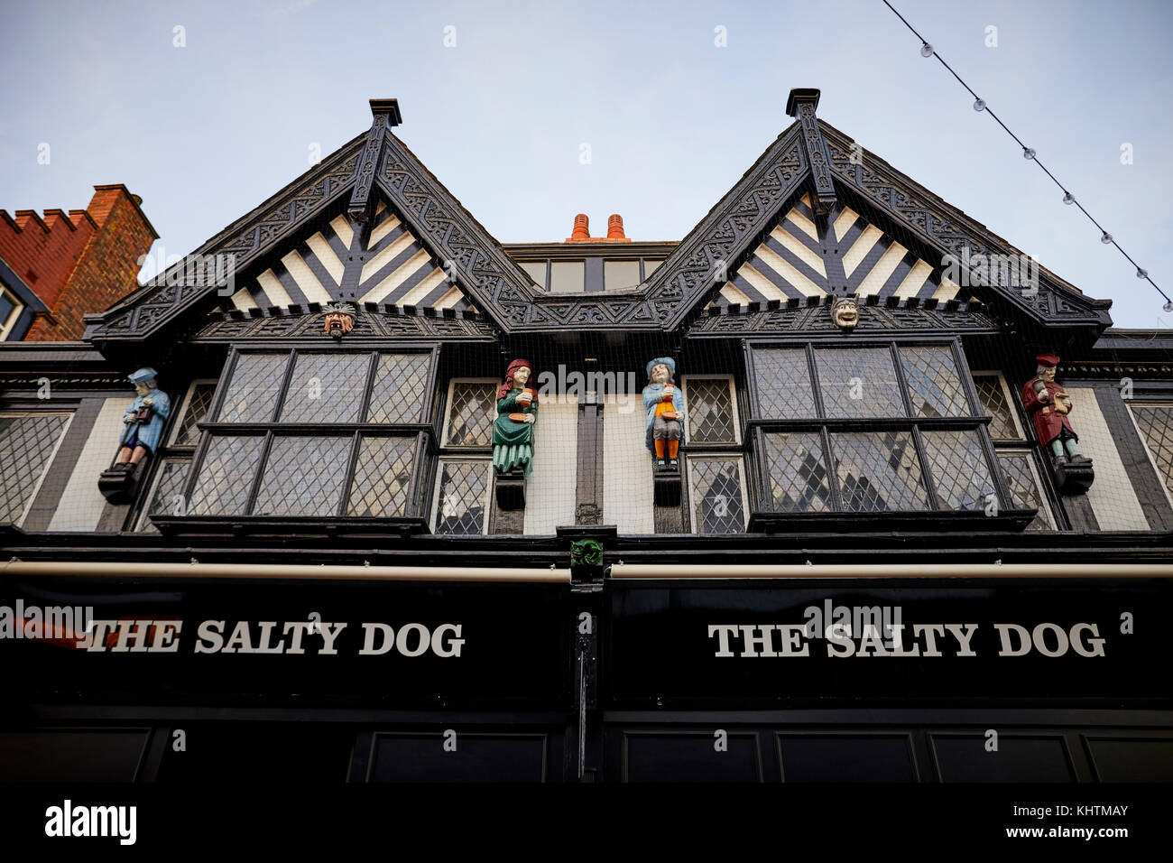 Die Salty Dog Pub, verfügt über eine typische Architektur im Tudor Stil im Zentrum von Northwhich, Cheshire Stockfoto