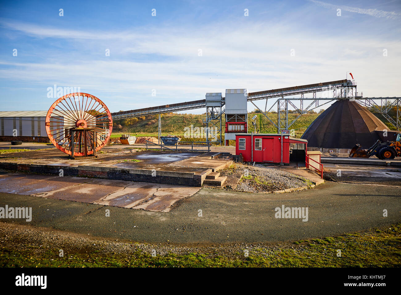 Herbst in Winsford Kompass Mineralien Salzbergwerk Steinsalz Bergbau für die Verbreitung auf den Straßen im Winter Stockfoto