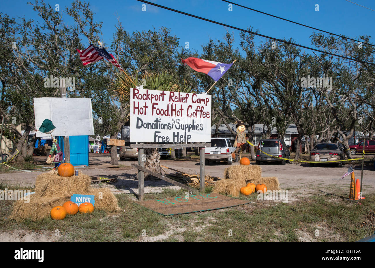 Rockport, Texas - Familien, die ihr Obdach verloren haben durch den Wirbelsturm Harvey lebten in Zelten in den Rockport relief Camp 10 Wochen nach dem Sturm South Texas Stockfoto