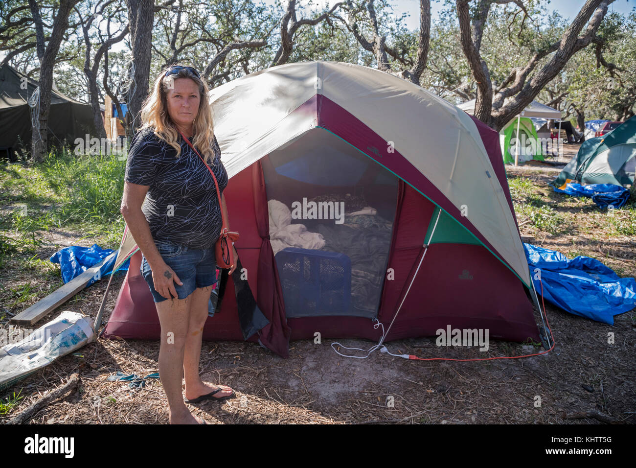 Rockport, Texas - Familien, die ihr Obdach verloren haben durch den Wirbelsturm Harvey lebten in Zelten in den Rockport relief Camp 10 Wochen nach dem Sturm South Texas Stockfoto