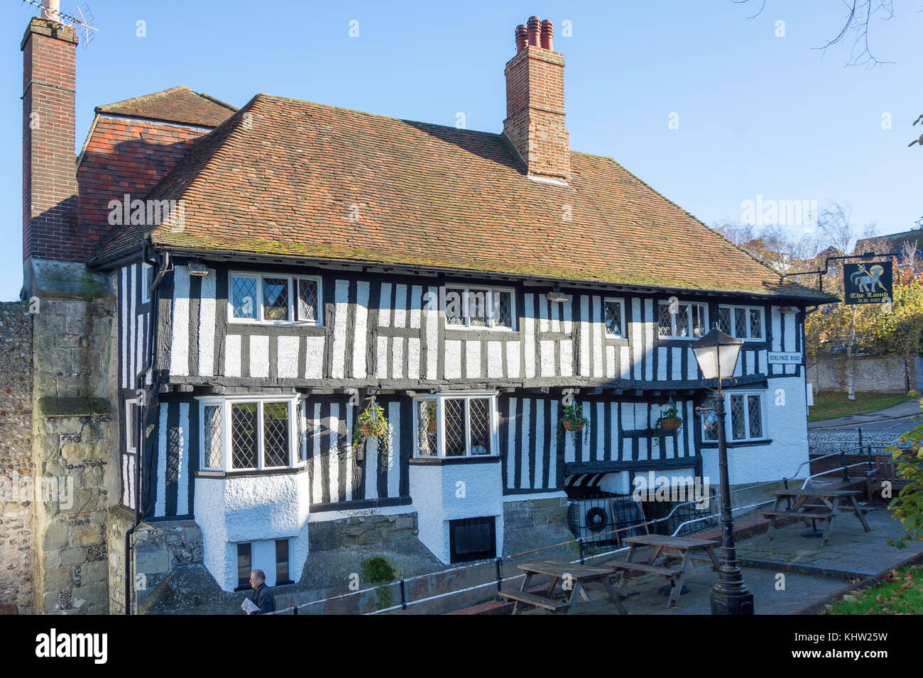 12. Jahrhundert The Lamb Inn, High Street, Old Town, Eastbourne, East Sussex, England, Vereinigtes Königreich Stockfoto