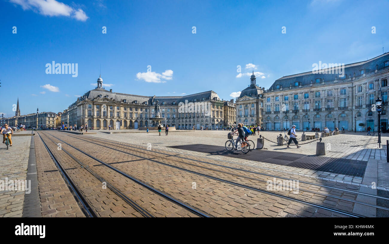 Frankreich, Gironde, Bordeaux, Place de la Bourse mit Blick auf den Palais de la Bourse und das Musée National des Douanes Stockfoto