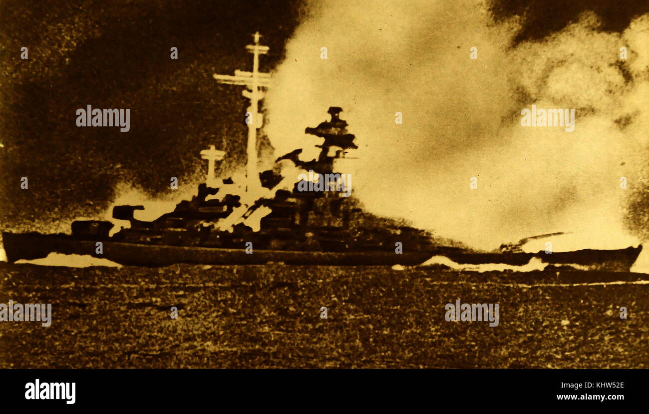 Foto während der Versenkung des Schlachtschiffs "Bismarck", eine deutsche Schlachtschiff während des Zweiten Weltkriegs verwendet. Vom 20. Jahrhundert Stockfoto