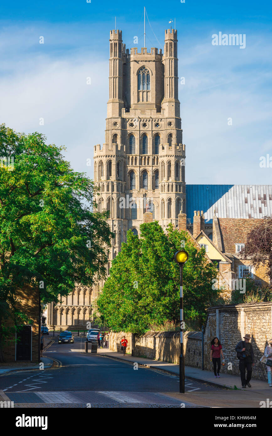 Ely Cambridgeshire, Ely Cathedral Turm von der Straße aus gesehen bekannt als die Galerie, Großbritannien. Stockfoto