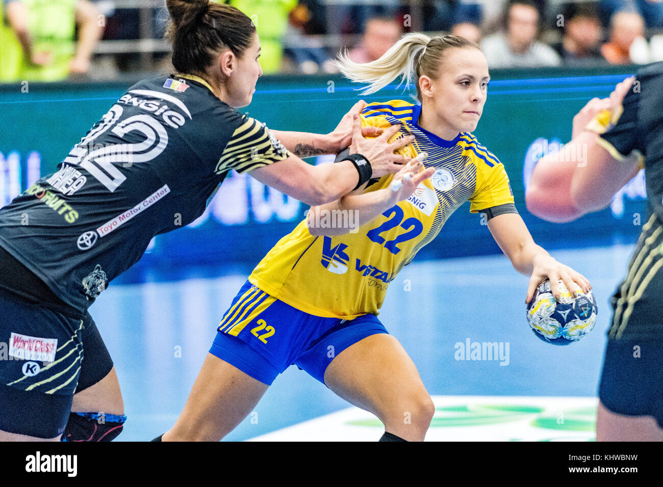 November 19, 2017: Kinga gutkowska Nr. 22 (vistal gdyia) während der Frau EHF Champions League Spiel zwischen csm Bukarest vs (ROU) Vistal Gdynia (Pol) bei Dinamo polyvalenten Halle in Bukarest, Rumänien, Rou. copyright: Cronos/Catalin soare Stockfoto