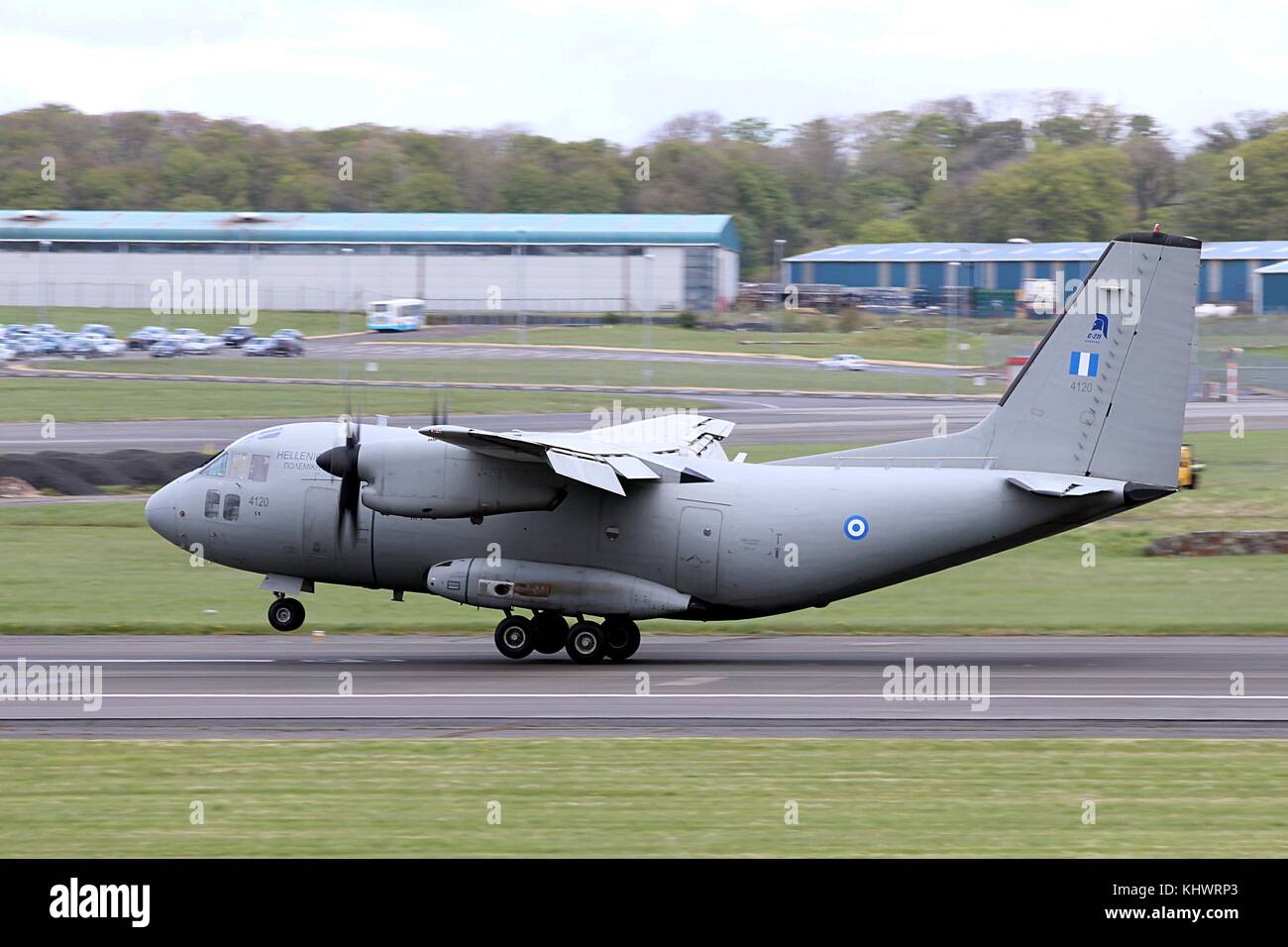 4120, ein Alenia C-27J Spartan, der von der Hellenic Air Force betrieben wird, und der am Prestwick International Airport in Ayrshire ankommt. Stockfoto