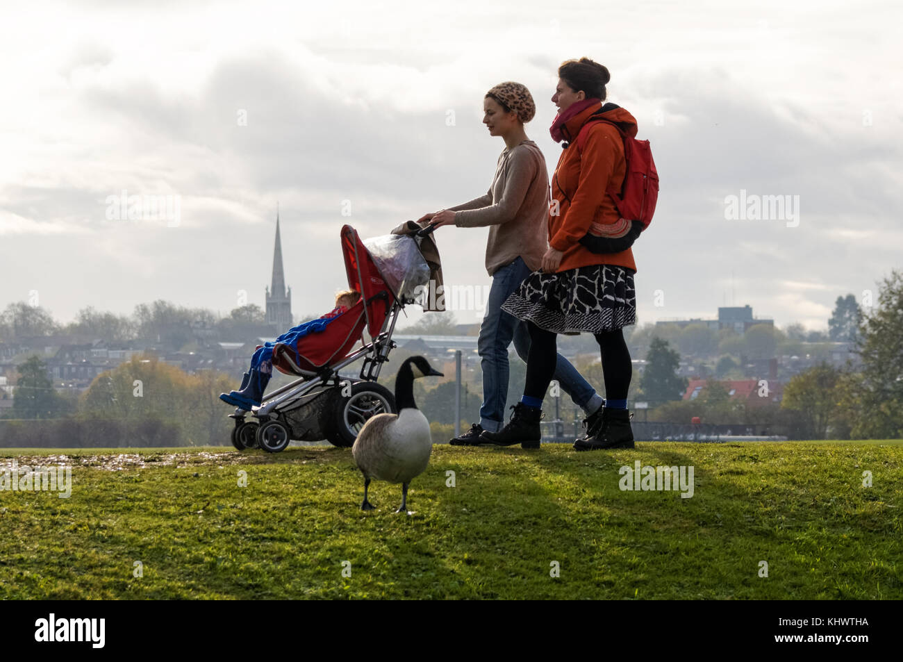Besucher in Walthamstow Feuchtgebiete, London, England, Vereinigtes Königreich, Großbritannien Stockfoto