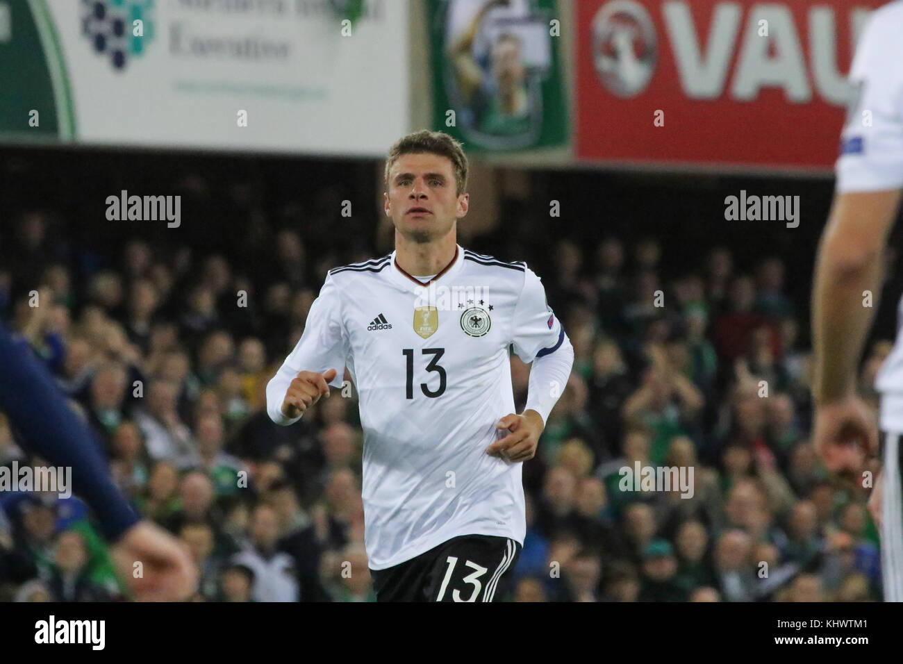 Deutschlands Thomas Müller (13), die in Aktion gegen Nordirland im Windsor Park von Belfast, 05. Oktober 2017. Stockfoto