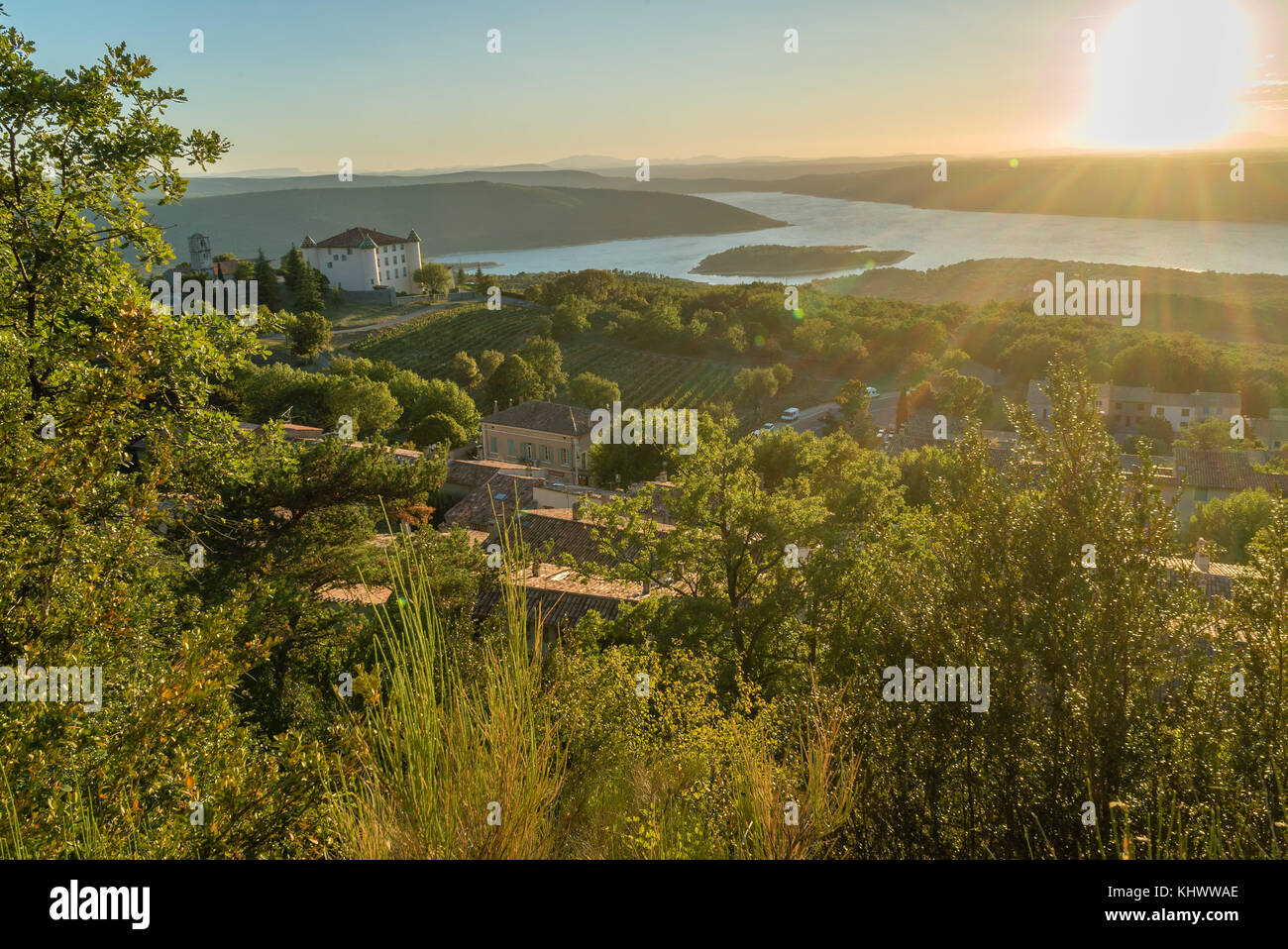 Schloss von aiguines und Sainte Croix See in Frankreich Stockfoto