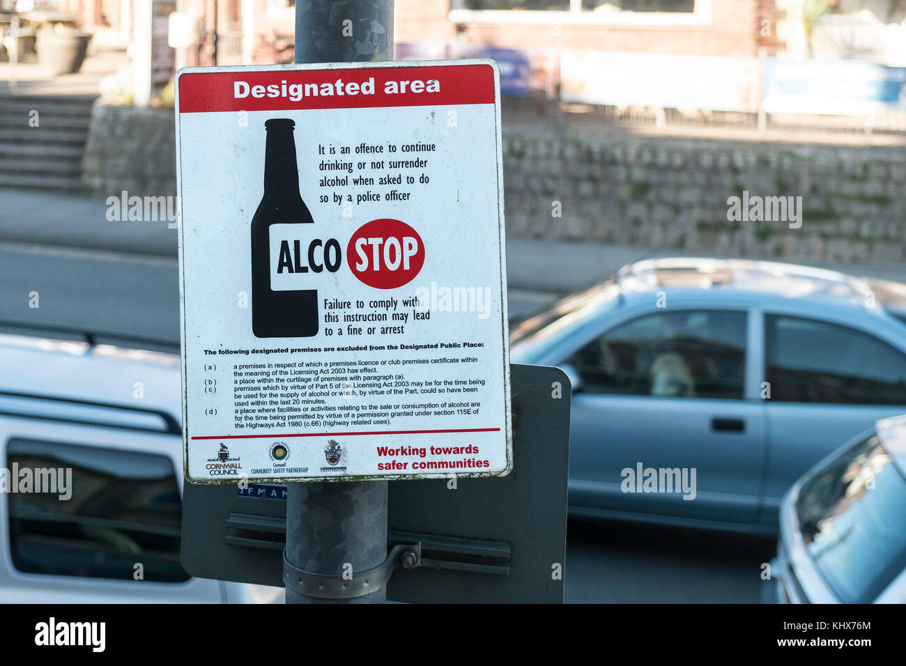 Eine Alco Stoppschild in Newquay Cornwall im Vereinigten Königreich. Stockfoto
