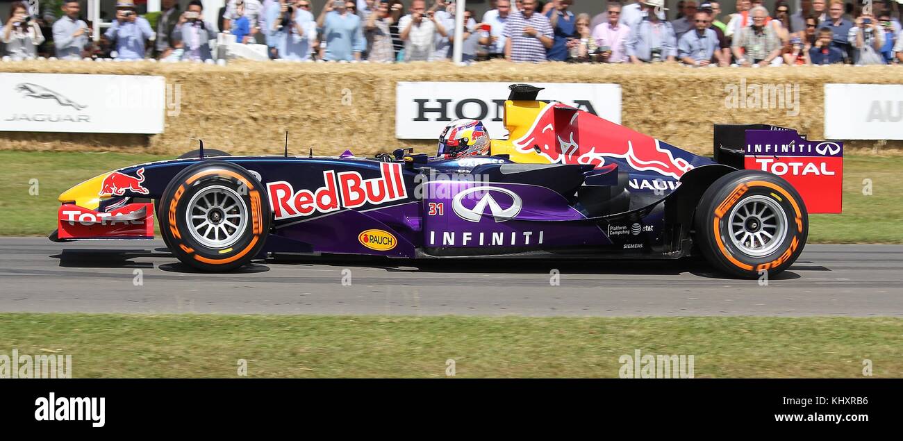 2005 Red Bull RB1-Formel-1-Auto von Pierre gasly in Goodwood Festival 2015 der Drehzahl angetrieben Stockfoto