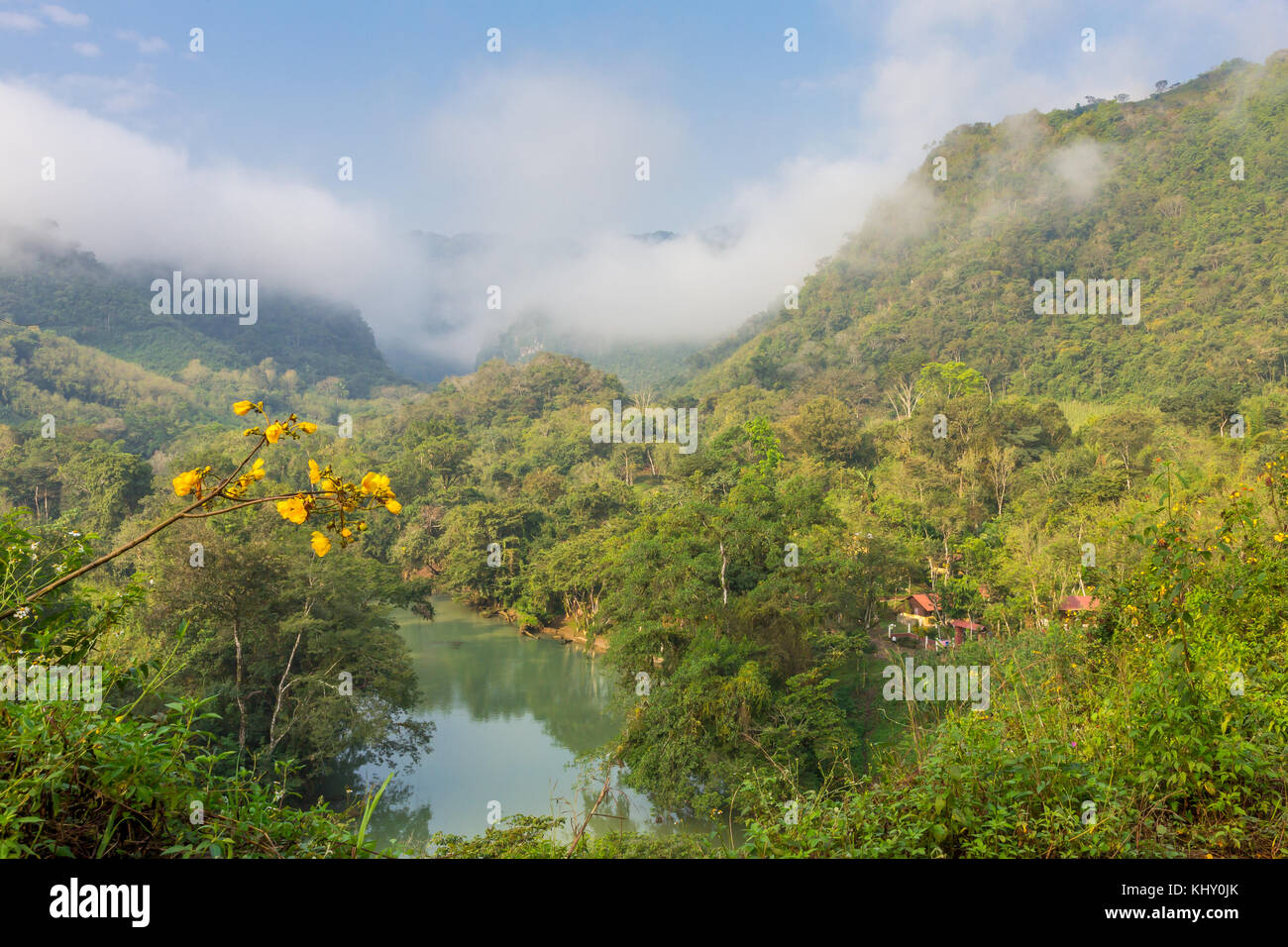 Fluss Cahabon - Semuc Champey - Guatemala Stockfoto