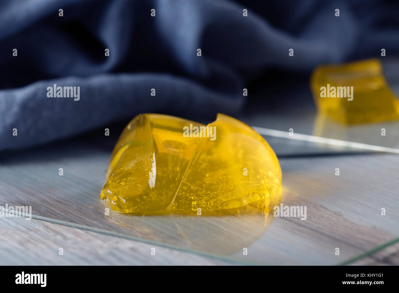 Stück gelb jello Dessert Stockfoto