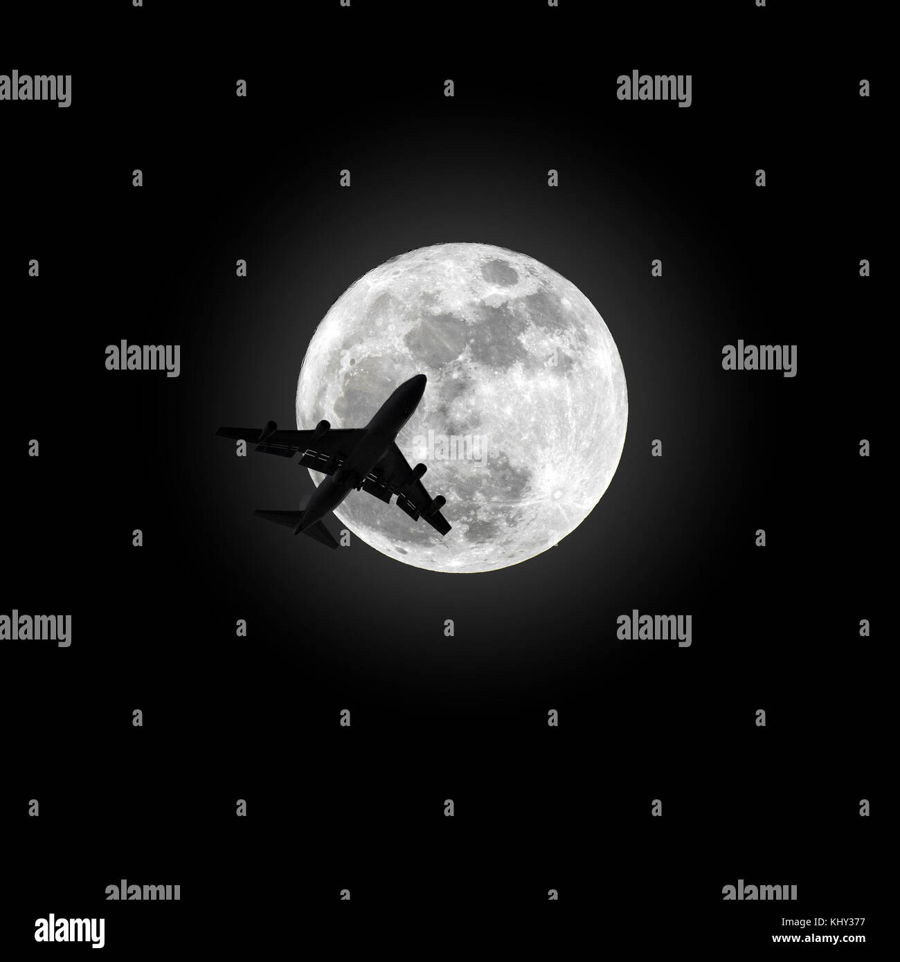 Jumbo Jet Kreuzung Mond Stockfoto