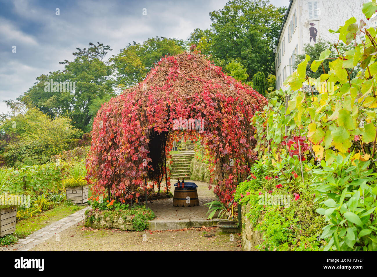 Die einzige Weinkellerei in der Stadt Paris Stockfoto