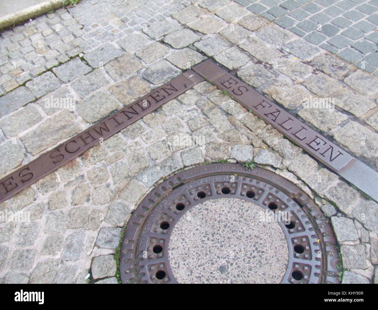 Eine Fotografie des Gedenkplatzes der Hechinger Synagoge zum Gedenken an die Geschichte der jüdischen Gemeinde in Hechingen. Stockfoto