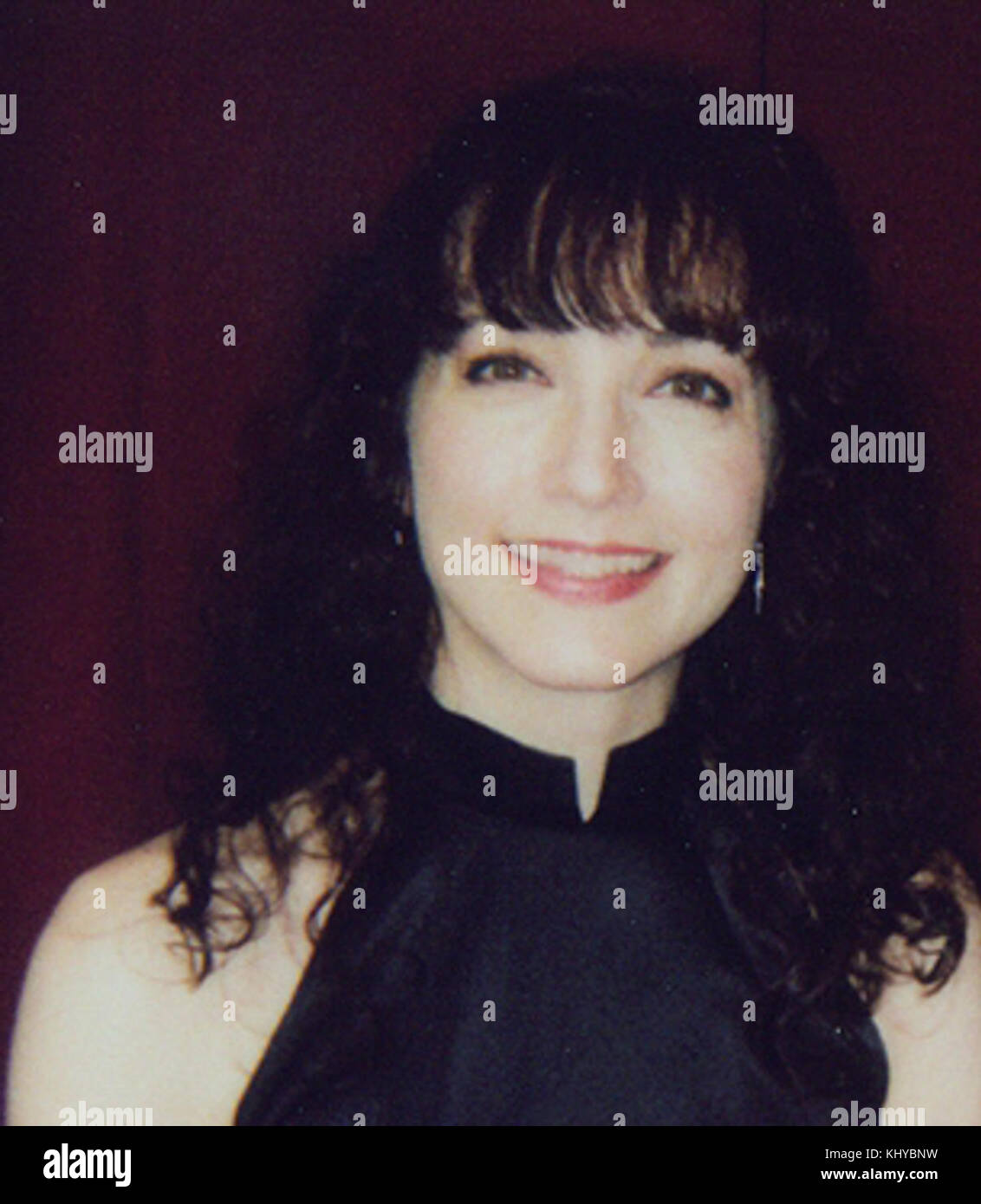 Bebe Neuwirth, eine prominente Schauspielerin, ist bei der Broadway Cares/Equity Fights AIDS (BCEFA)-Veranstaltung zu sehen, die sich für wohltätige Zwecke einsetzt. Dieses Foto zeigt ihre Beteiligung an den Bemühungen der Organisation, das Bewusstsein und die Mittel für AIDS-Forschung und -Fürsprache zu schärfen. Stockfoto