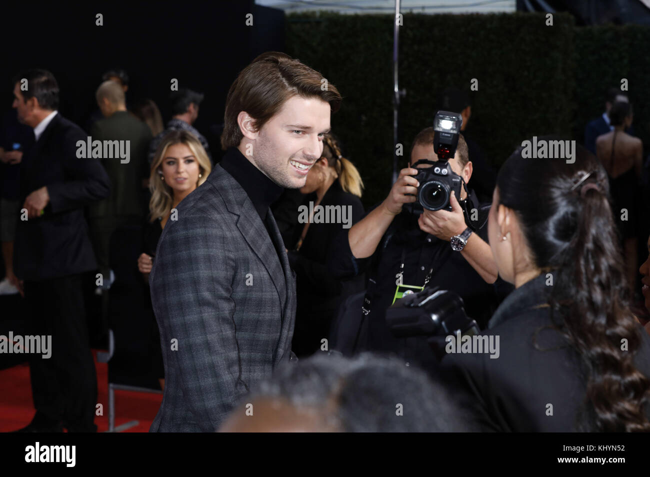 Patrick Schwarzenegger nimmt am 19. November 2017 an den American Music Awards 2017 im Microsoft Theater in Los Angeles Teil. | Verwendung weltweit Stockfoto