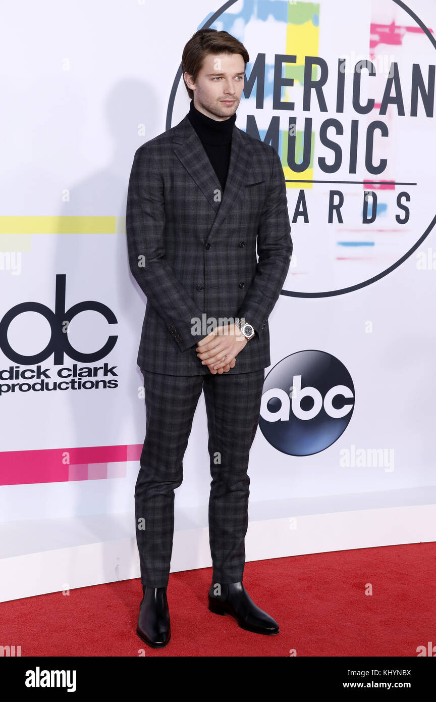 Los Angeles, Kalifornien. November 2017. Patrick Schwarzenegger nimmt am 19. November 2017 an den American Music Awards 2017 im Microsoft Theater in Los Angeles Teil. | Verwendung weltweit Credit: dpa/Alamy Live News Stockfoto