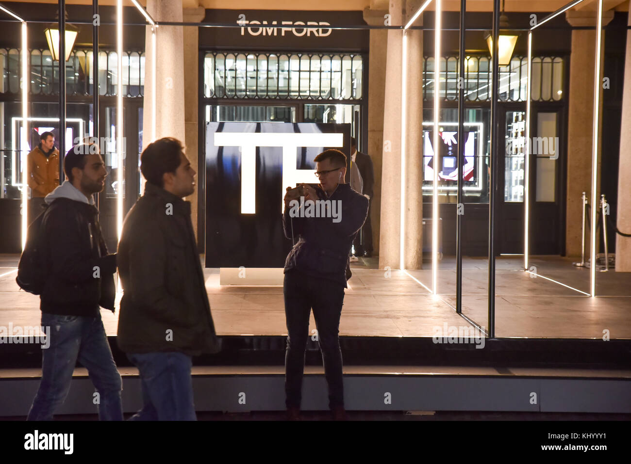 Covent Garden, London, Großbritannien. November 2017. Tom Ford Beauty- und Parfümerie-Geschäft eröffnet in Covent Garden, London. Quelle: Matthew Chattle/Alamy Live News Stockfoto