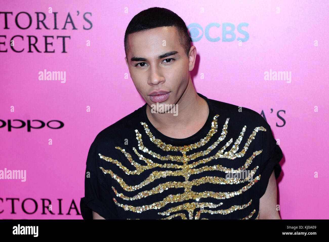 Olivier Rousteing beim Pink Carpet vor der Victoria's Secret Fashion