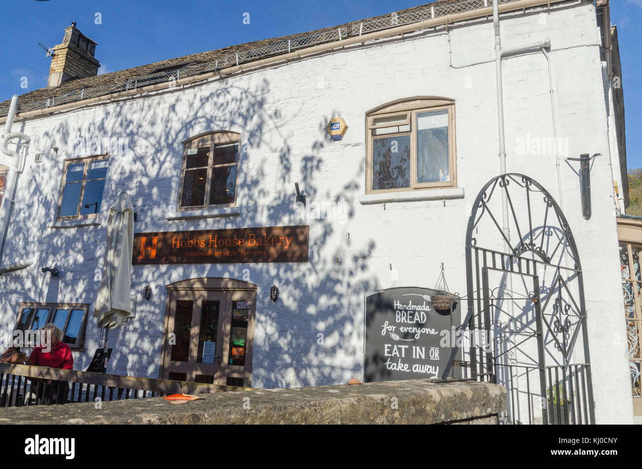 Hobbs Bäckerei in der Mitte des Cotswold Stadt Nailsworth in Gloucestershire, VEREINIGTES KÖNIGREICH Stockfoto