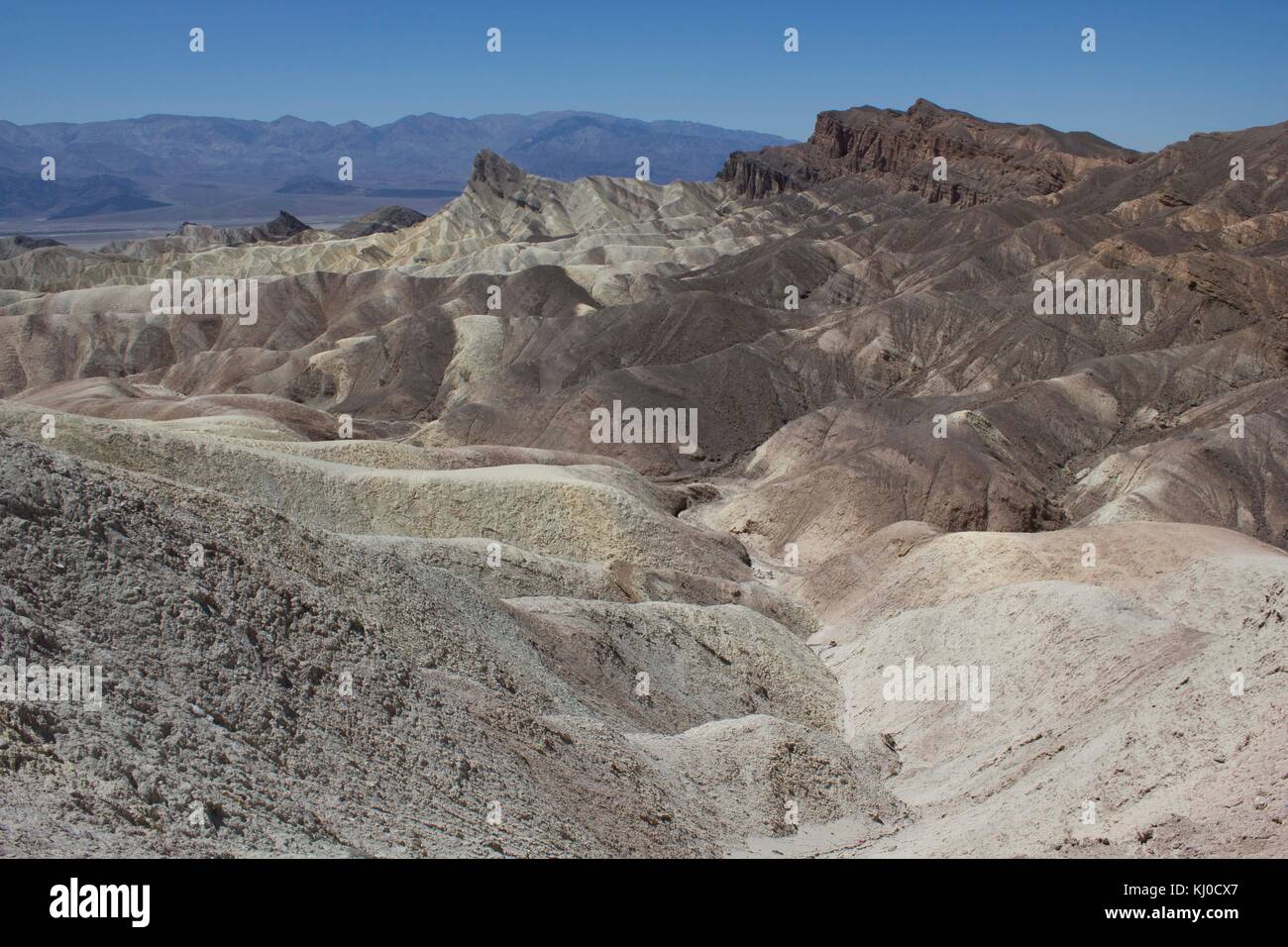 Kalifornien, USA, 8. August 2013: Zabriskie Point, ein Teil von amargosa Range im Osten von Death Valley Death Valley National Park in Kalifornien, u Stockfoto