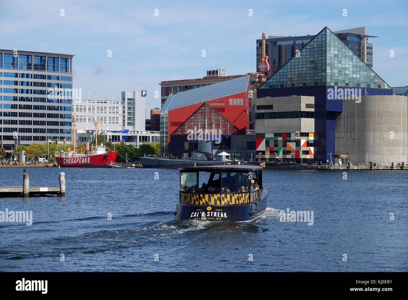 Usa Baltimore Maryland MD Inner Harbour City Waterfront Tag Sommer Wasser Taxi Touristen bringen bis zu den Anschlägen Stockfoto