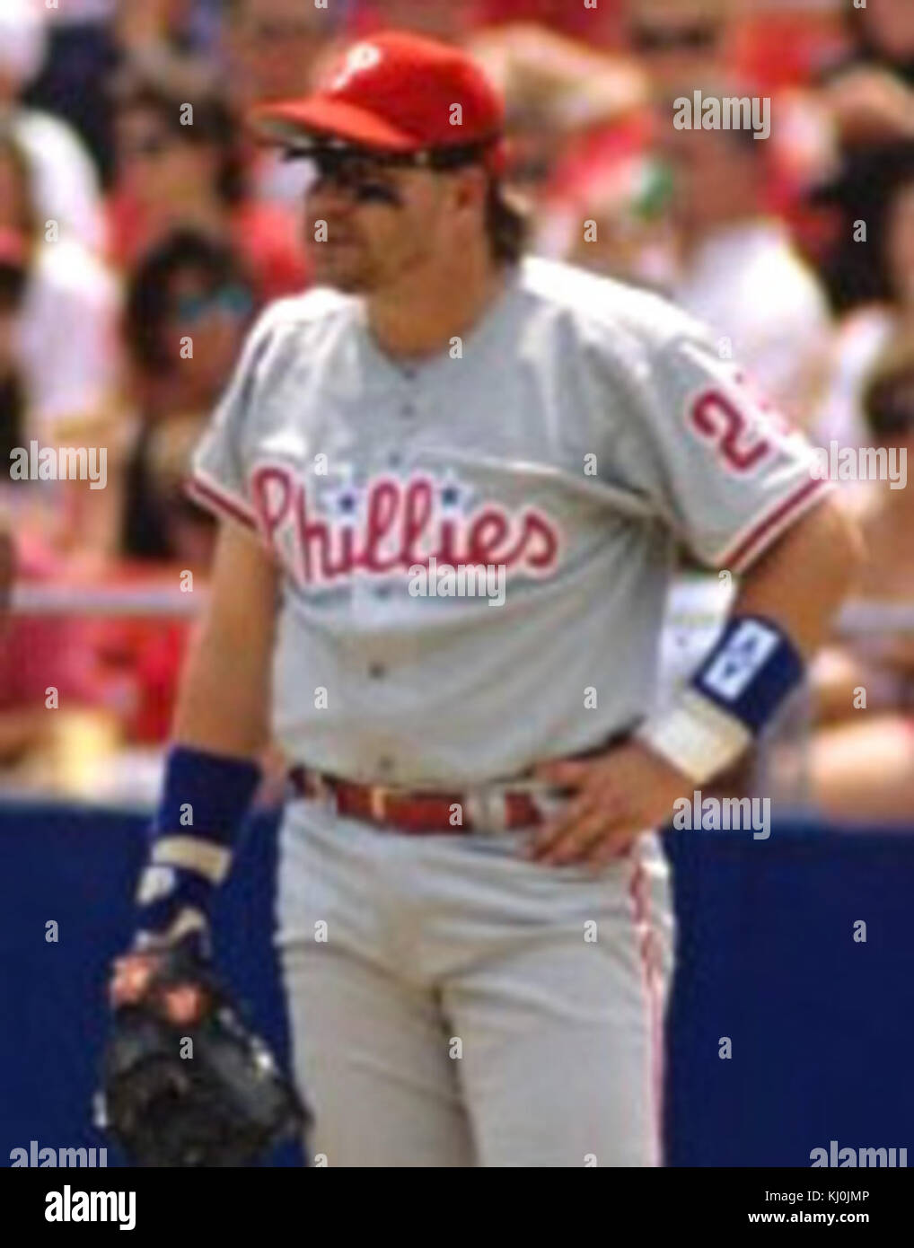 Ein Foto von John Kruk, einem professionellen Baseballspieler aus der Saison 1992, der einen Moment in seiner sportlichen Karriere einfängt und seine Rolle im Sport während dieser Zeit unterstreicht. Stockfoto