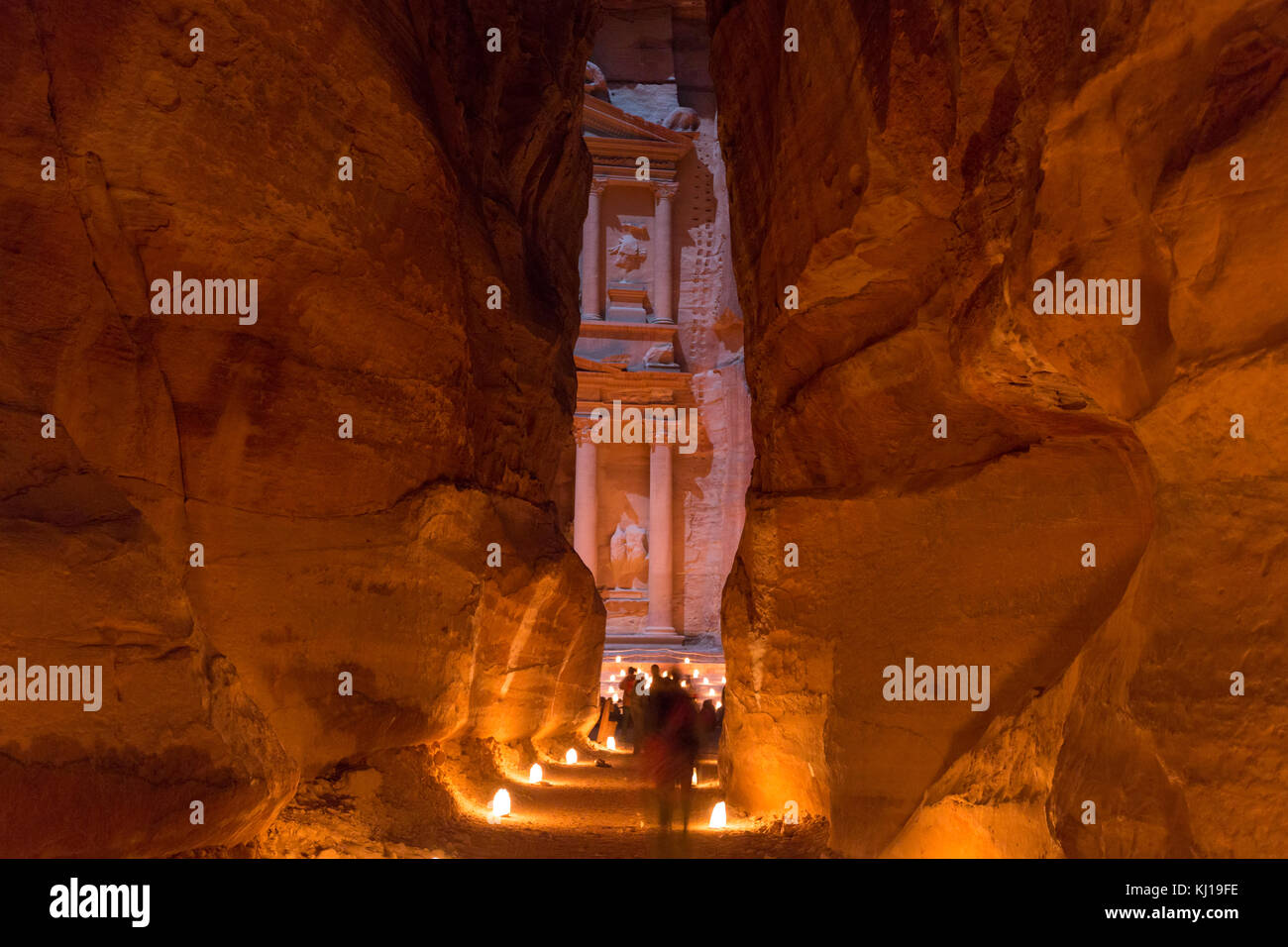 Petra, Jordanien, 24. Dezember 2015, die Schatzkammer, Petra bei Nacht. Die antike Stadt Petra, Al Khazneh in Jordanien Stockfoto