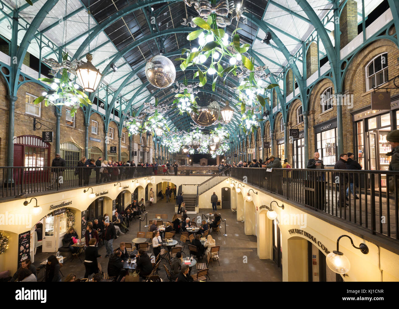 Weihnachtsschmuck am Covent Garden Market, Central London, England, Großbritannien Stockfoto
