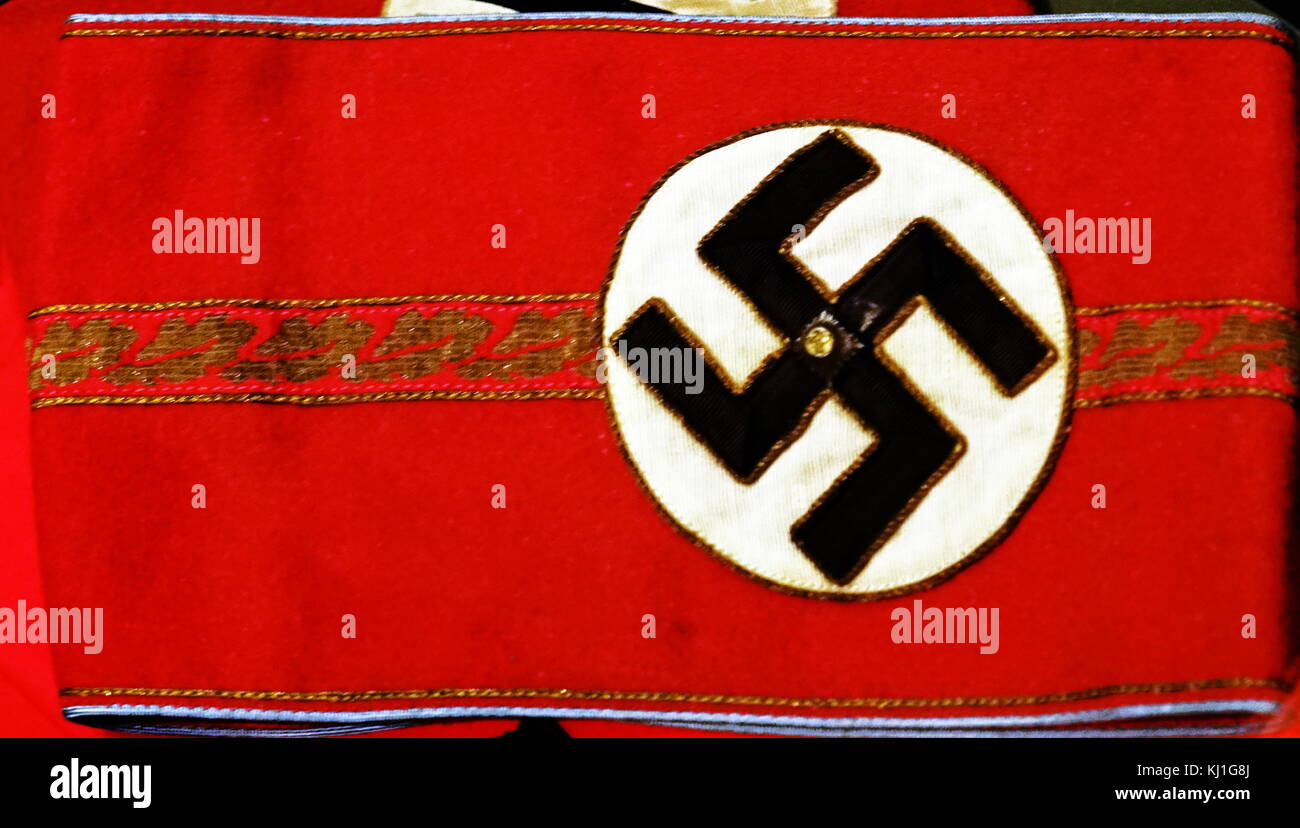 Deutsche NS-Armband, während der Befreiung Frankreichs im Zweiten Weltkrieg erfasst Stockfoto