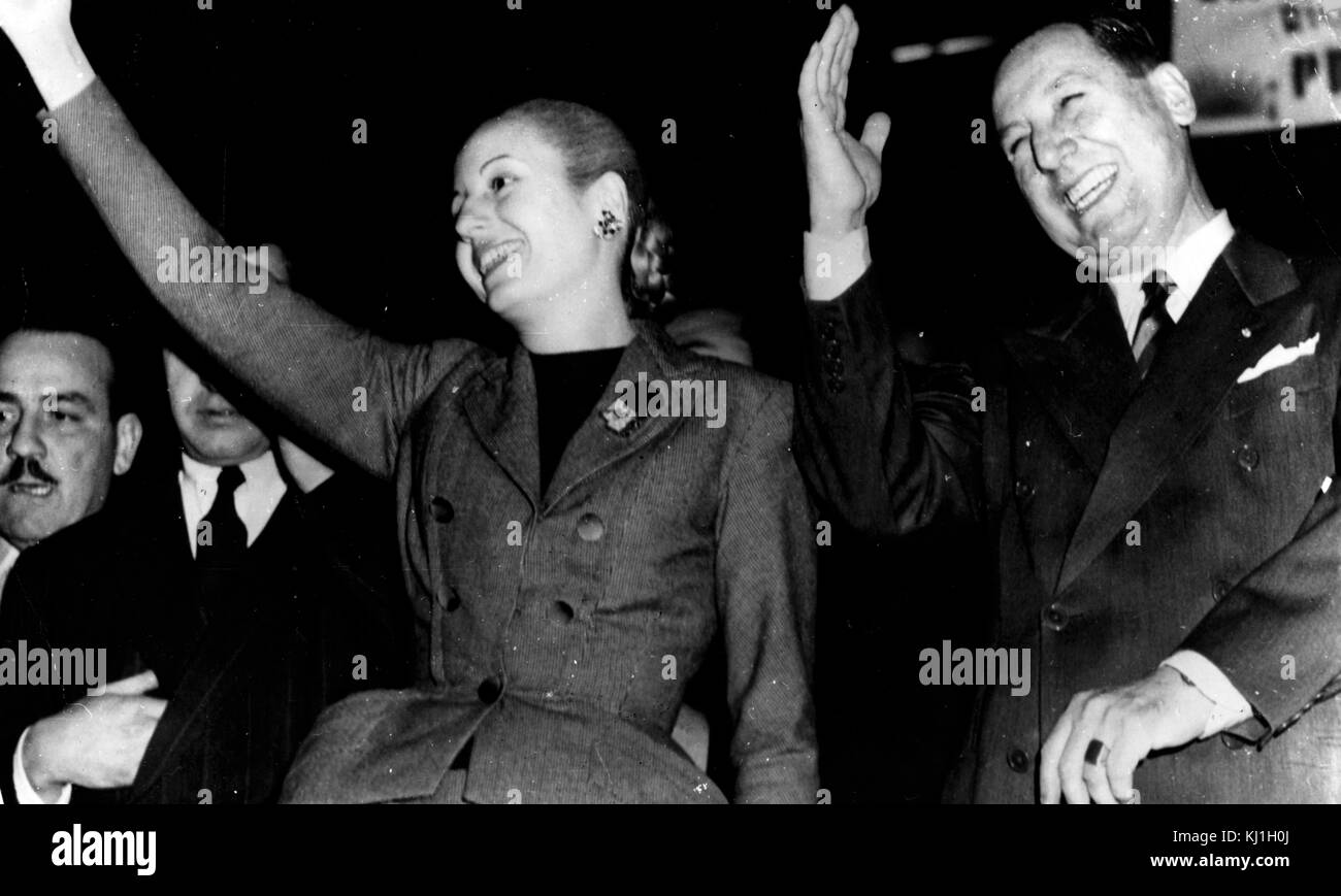 Juan Domingo Perón mit seiner Frau Evita Peron im Jahre 1951. Juan Peron (1895-1974), argentinische General und Politiker. Er wurde zum Präsidenten von Argentinien, von 1946 bis 1955 und von 1973 bis zu seinem Tod im Juli 1974. (Evita Perón) María Eva Duarte de Perón 1919-1952), war die zweite Frau des argentinischen Präsidenten Juan Peron und diente als der First Lady Argentiniens von 1946 bis zu ihrem Tod im Jahr 1952. Stockfoto