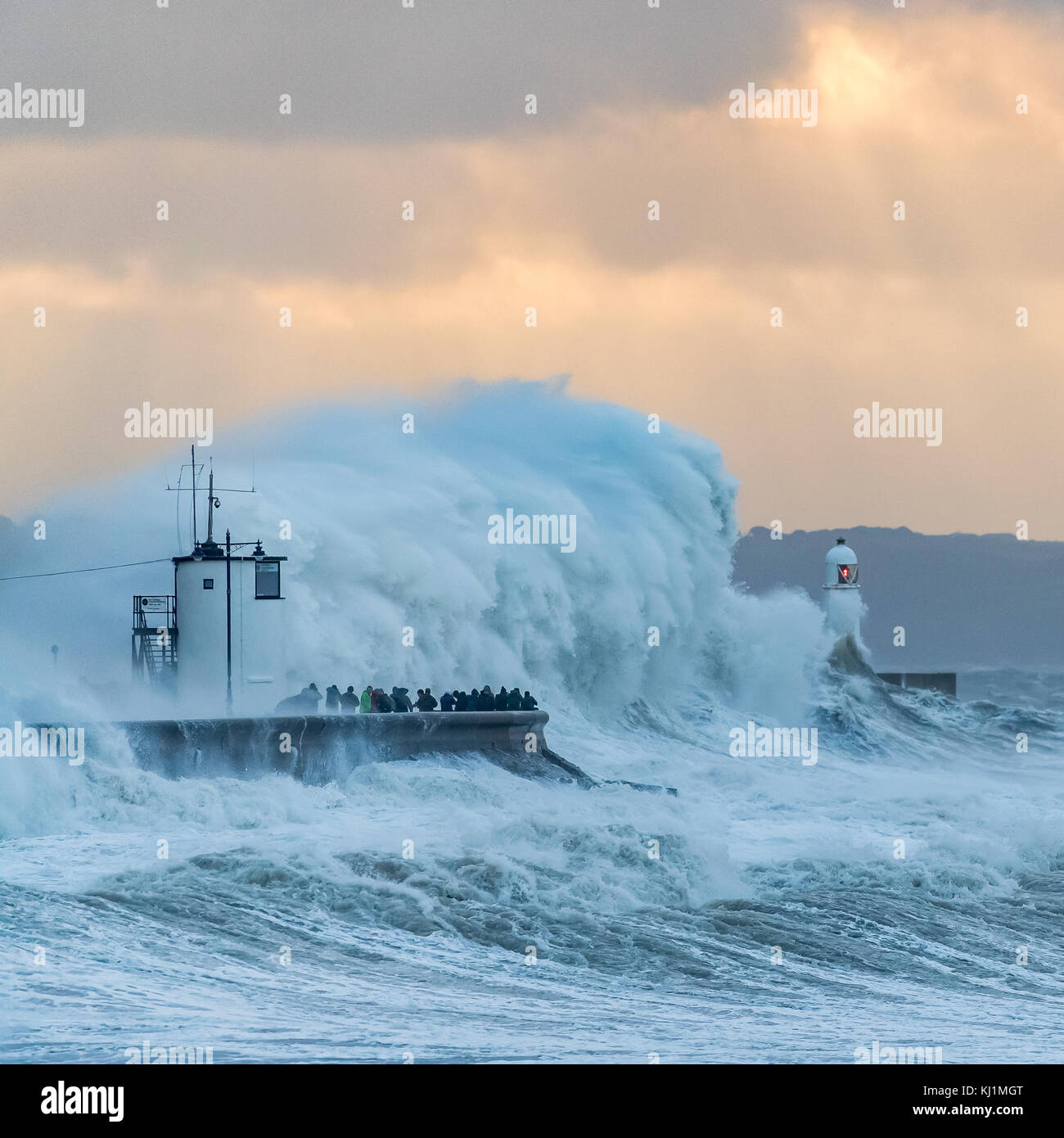 Sturm Brian Landfall an der walisischen Küste Stockfoto