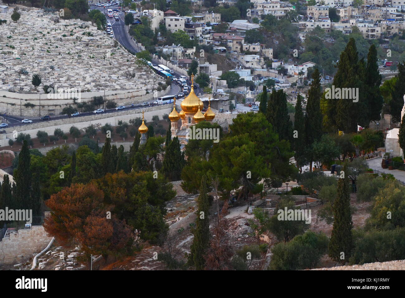 Die Kirche der Maria Magdalena ist eine russisch-orthodoxe Kirche auf dem Ölberg gelegen, in der Nähe des Gartens von Gethsemane in Jerusalem. Geschichte [. Die Kirche der Maria Magdalena, ein Nachfolger Jesu. Die Kirche wurde im Jahr 1886 von Zar Alexander III. gebaut zu Ehren seiner Mutter, Kaiserin Maria Alexandrowna Russlands. Stockfoto