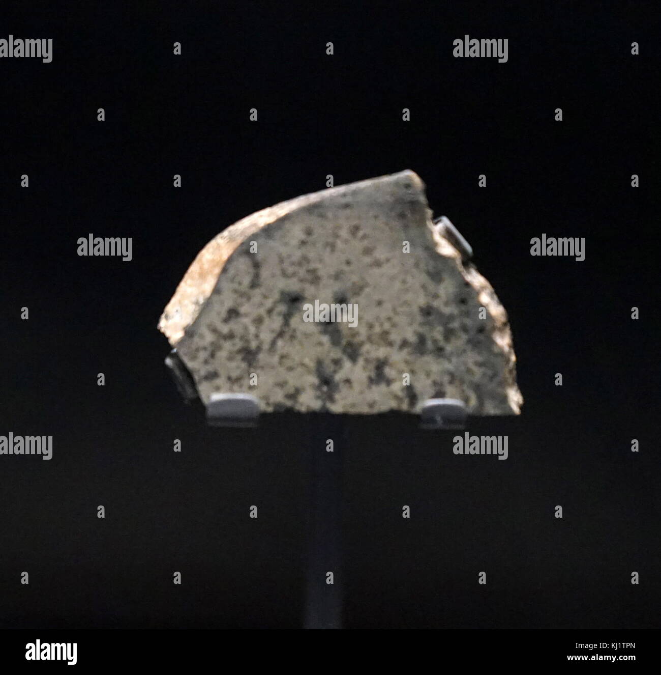 Scheibe einer marsianischen Meteoriten, die Mars gesprengt wurde, nachdem von einem Asteroiden getroffen. Stockfoto